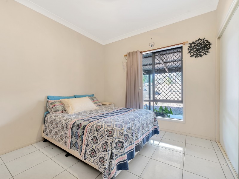 56 Buckingham Court, Mount Hallen QLD 4312