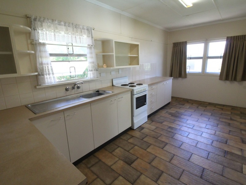 31 Mack Street, Esk QLD 4312