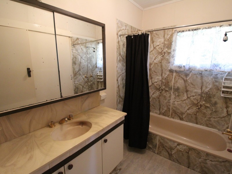 31 Mack Street, Esk QLD 4312