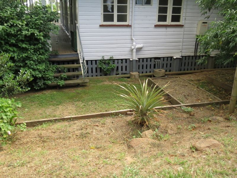 70 Dingyarra Street, Toogoolawah QLD 4313