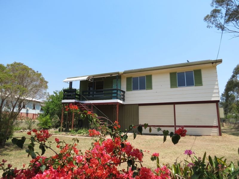 15 Richard Street, Esk QLD 4312