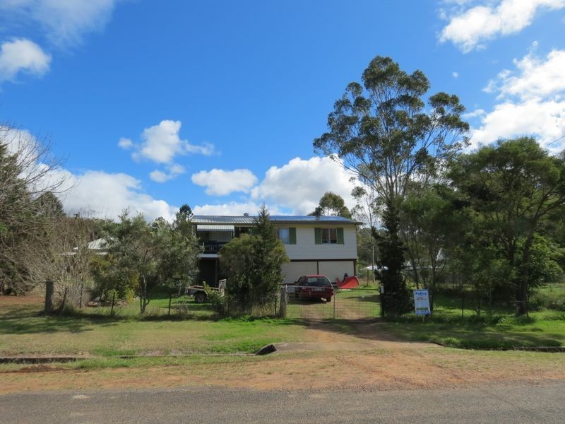 15 Richard Street, Esk QLD 4312
