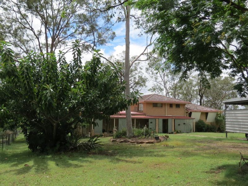 15 Crest Court, Esk QLD 4312