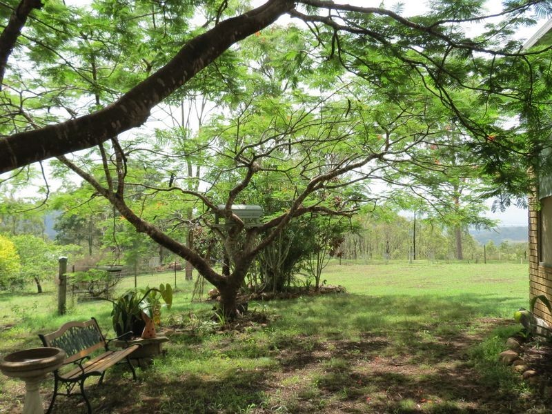 15 Crest Court, Esk QLD 4312