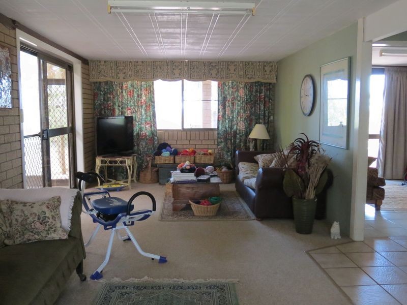 15 Crest Court, Esk QLD 4312