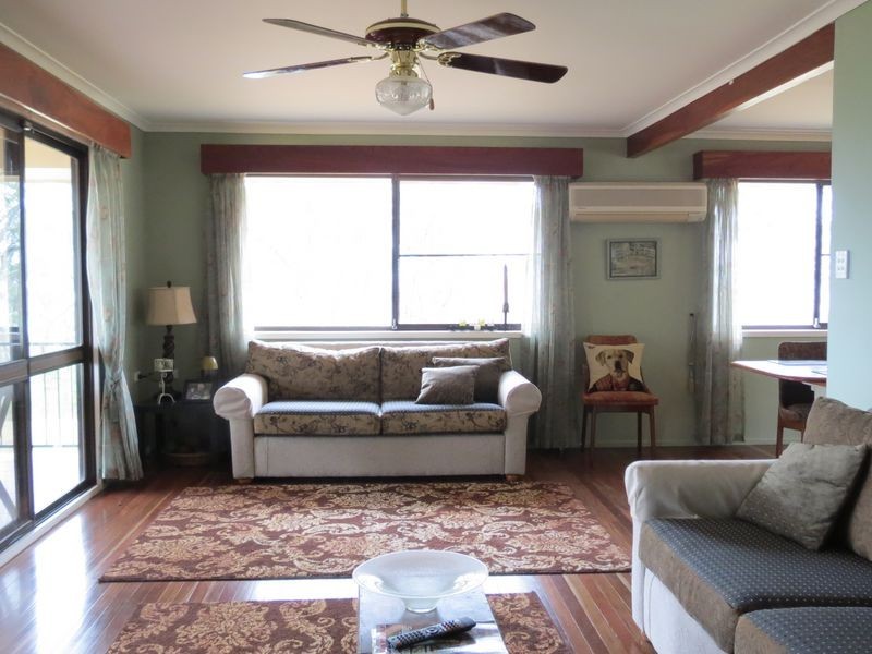 15 Crest Court, Esk QLD 4312