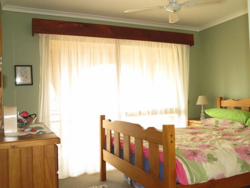 15 Crest Court, Esk QLD 4312