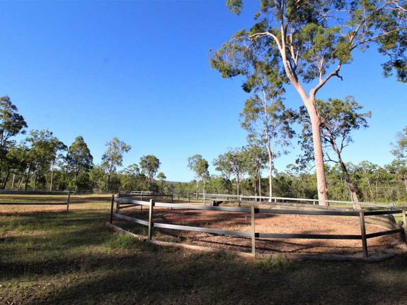 235 Edinburgh Drive, Mount Hallen QLD 4312