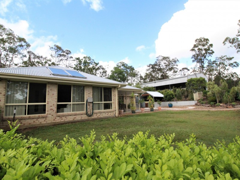 235 Edinburgh Drive, Mount Hallen QLD 4312