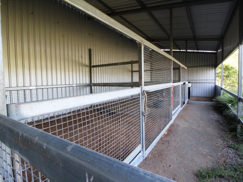 235 Edinburgh Drive, Mount Hallen QLD 4312