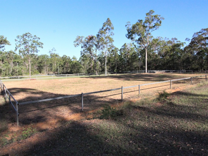235 Edinburgh Drive, Mount Hallen QLD 4312