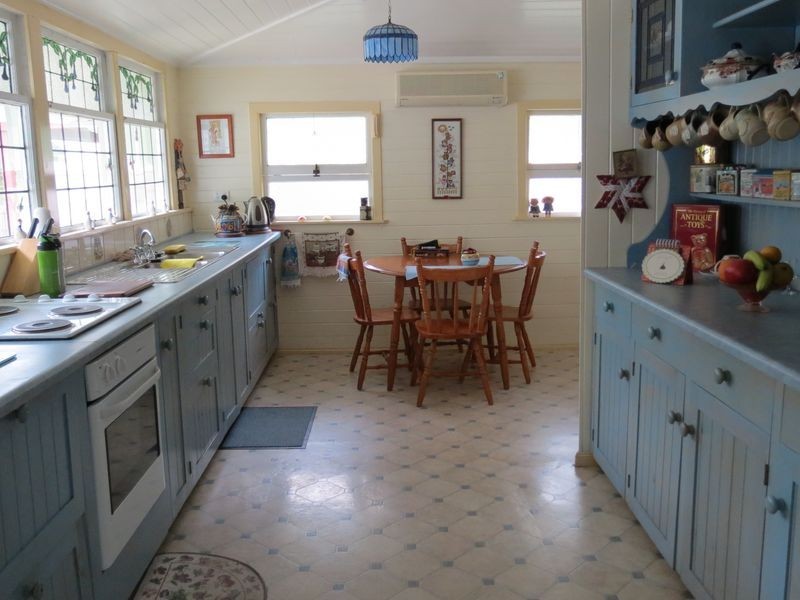 20 Down Street, Esk QLD 4312