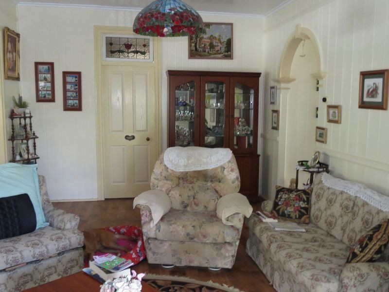 20 Down Street, Esk QLD 4312