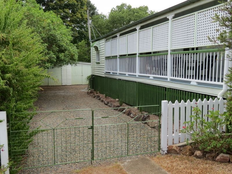 20 Down Street, Esk QLD 4312