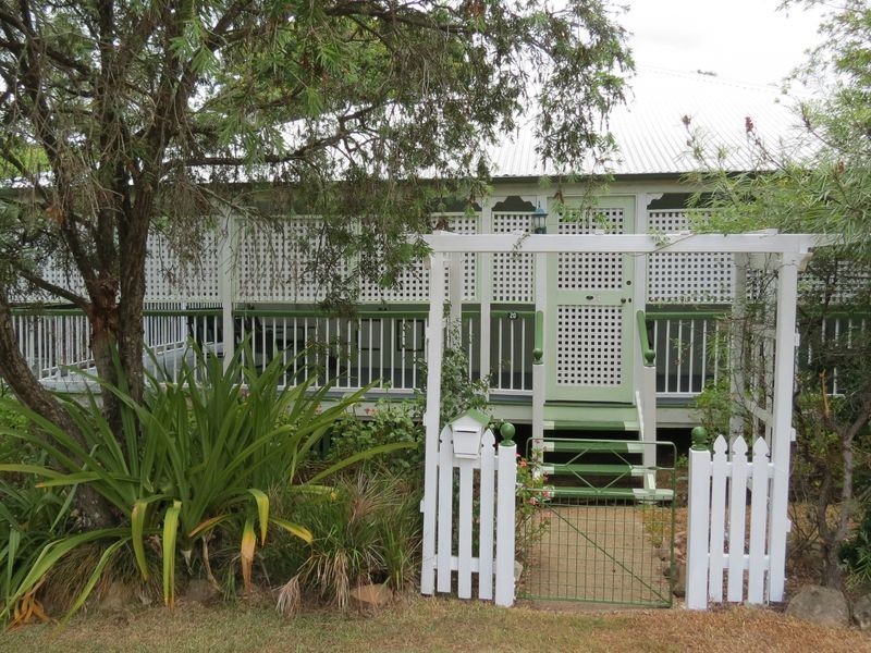 20 Down Street, Esk QLD 4312