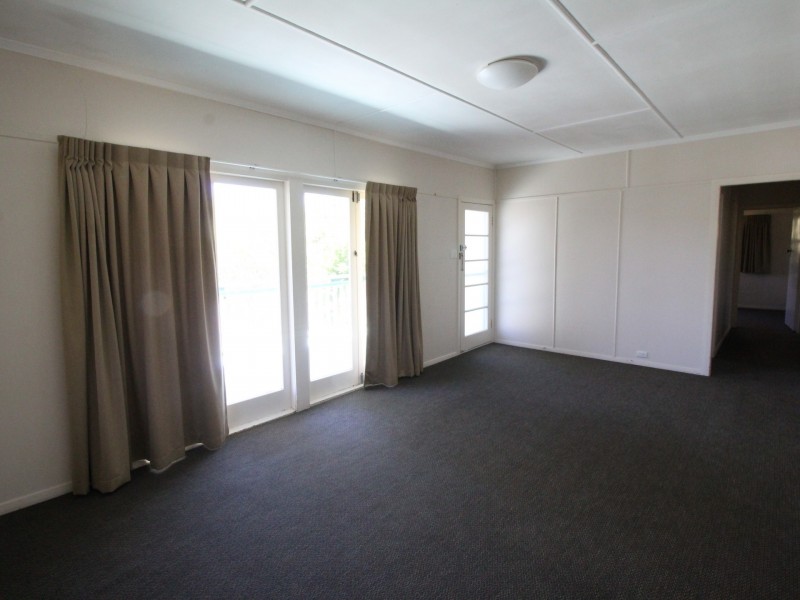 31 Mack Street, Esk QLD 4312