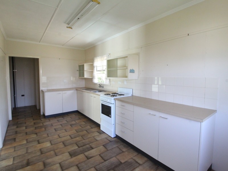 31 Mack Street, Esk QLD 4312