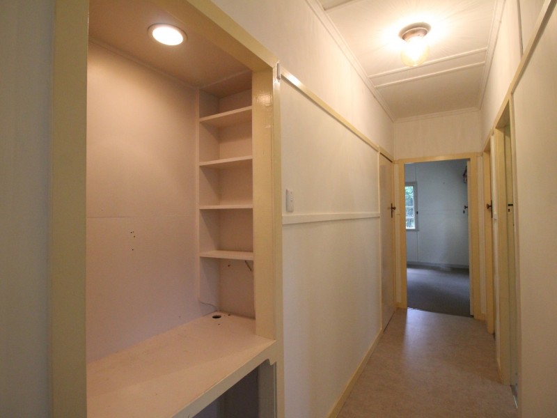 13 Down Street, Esk QLD 4312