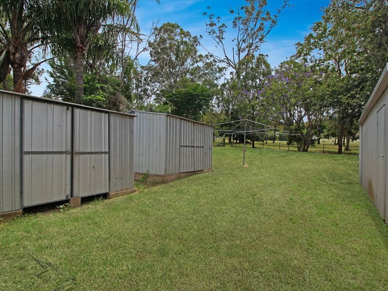 13 Down Street, Esk QLD 4312
