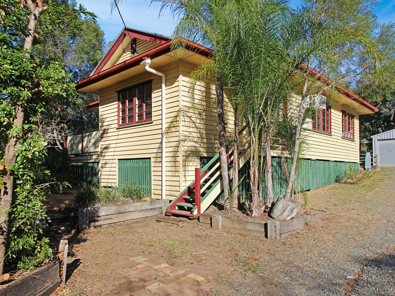 13 Down Street, Esk QLD 4312