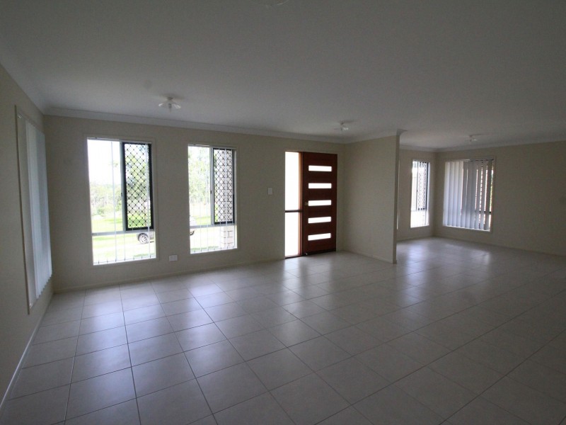 37 Essex Court, Mount Hallen QLD 4312