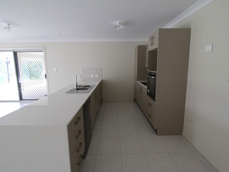 37 Essex Court, Mount Hallen QLD 4312