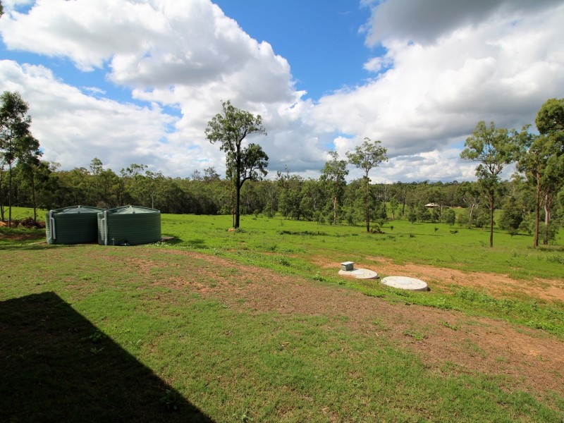 37 Essex Court, Mount Hallen QLD 4312