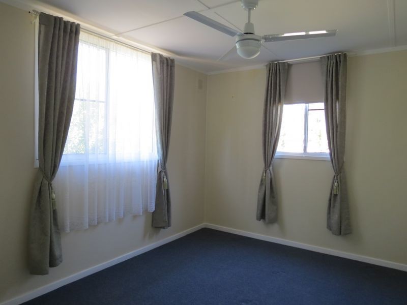 15 Russell Street, Esk QLD 4312