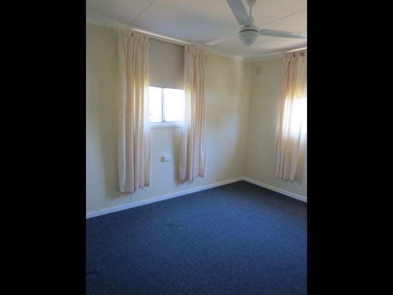 15 Russell Street, Esk QLD 4312