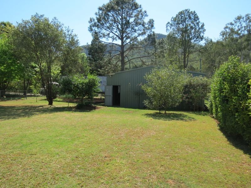 15 Russell Street, Esk QLD 4312