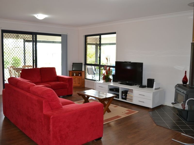 34 Countess Court, Mount Hallen QLD 4312