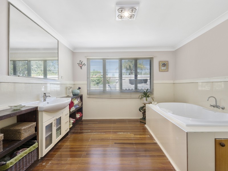 20 Creek Street, Esk QLD 4312