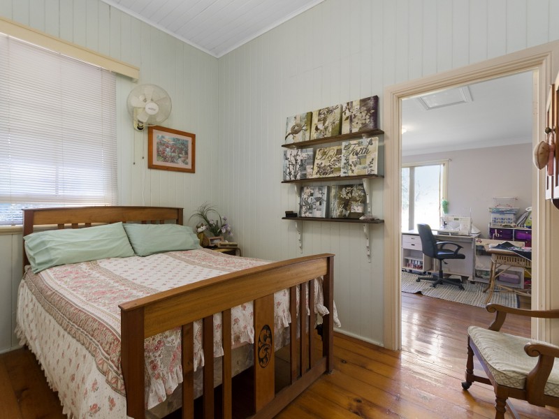 20 Creek Street, Esk QLD 4312