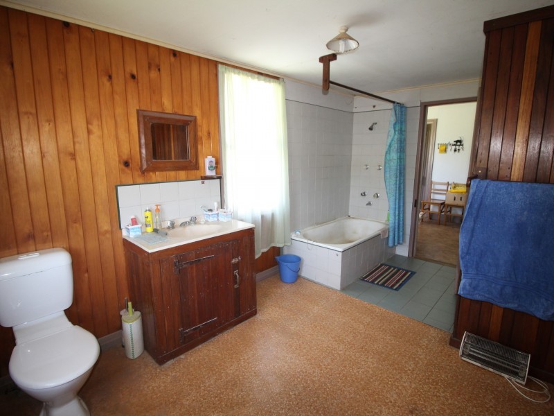 8247 D’Aguilar Highway, Moore QLD 4306
