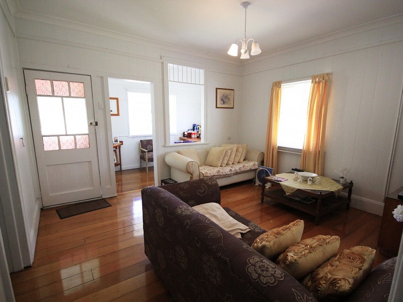55 Ipswich Street, Esk QLD 4312