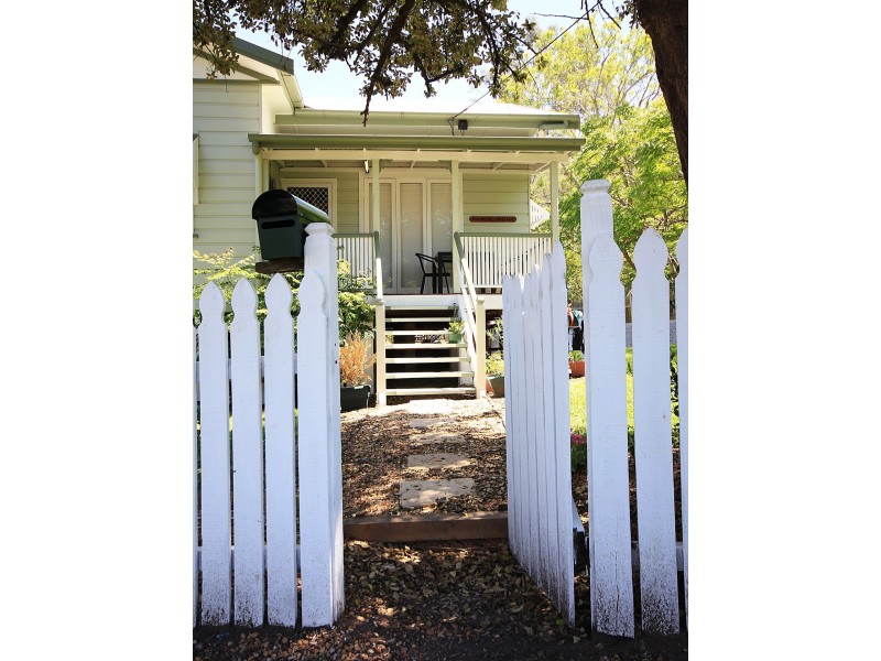 55 Ipswich Street, Esk QLD 4312