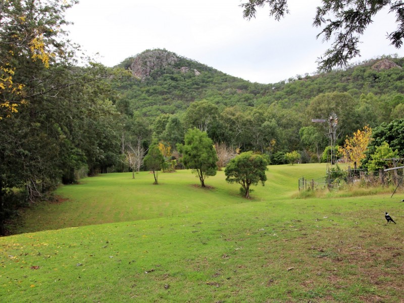 27 Francis Terrace, Esk QLD 4312