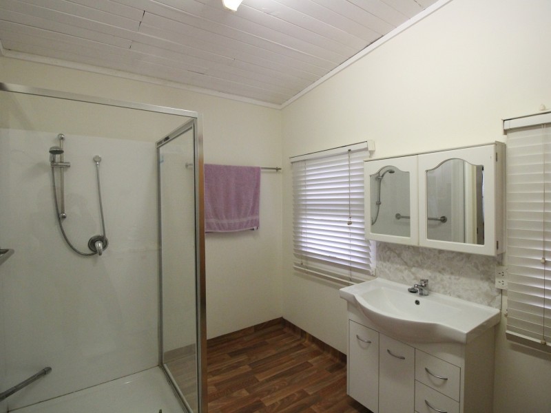 27 Francis Terrace, Esk QLD 4312
