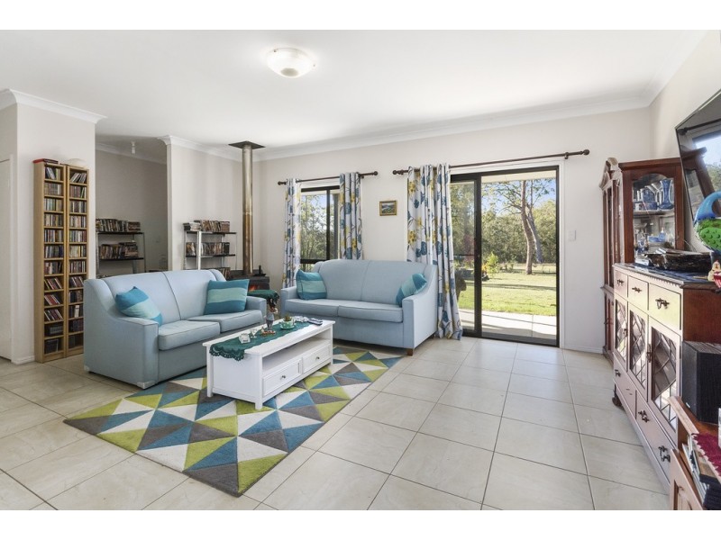 314 Edinburgh Drive, Mount Hallen QLD 4312