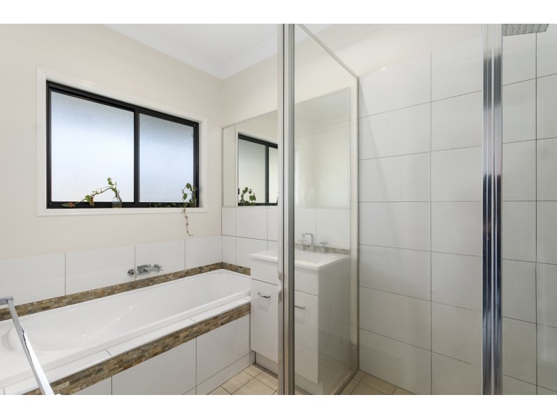 314 Edinburgh Drive, Mount Hallen QLD 4312