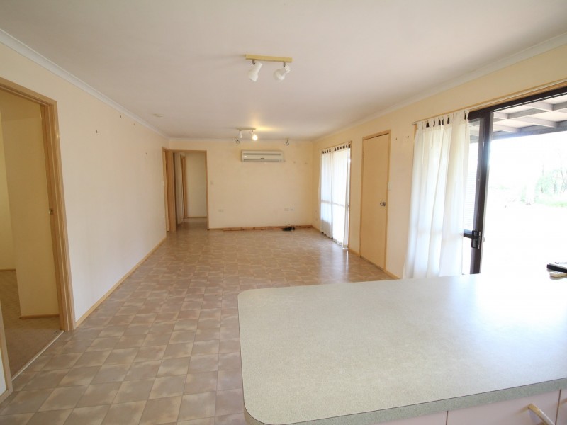 64 Selwyn Road, Esk QLD 4312