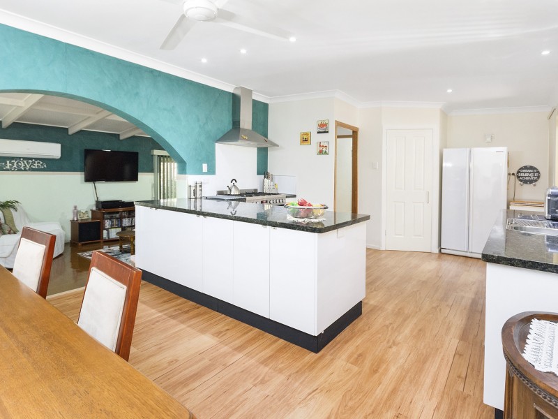 30 East Street, Esk QLD 4312