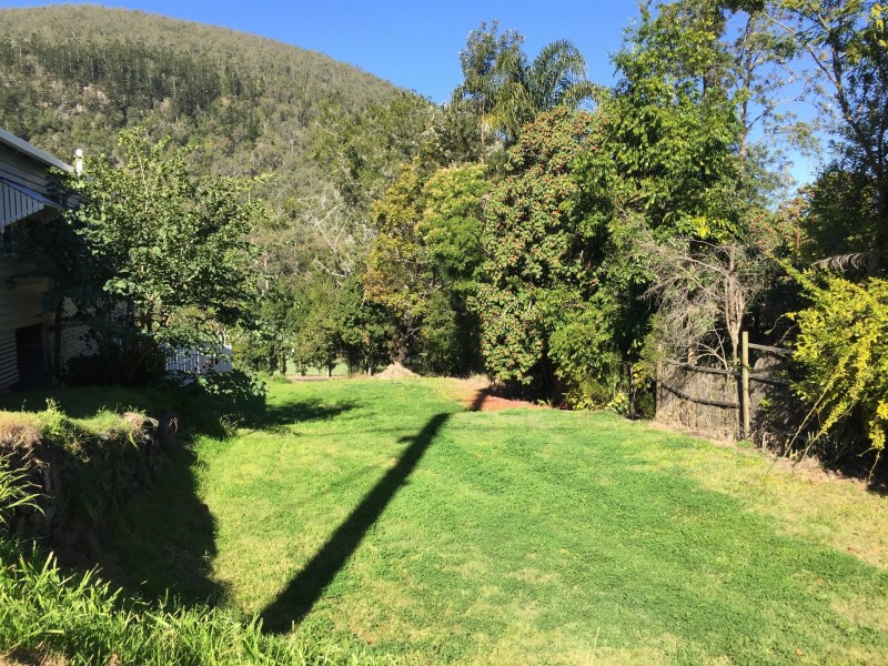 26 King Street, Somerset Dam QLD 4312