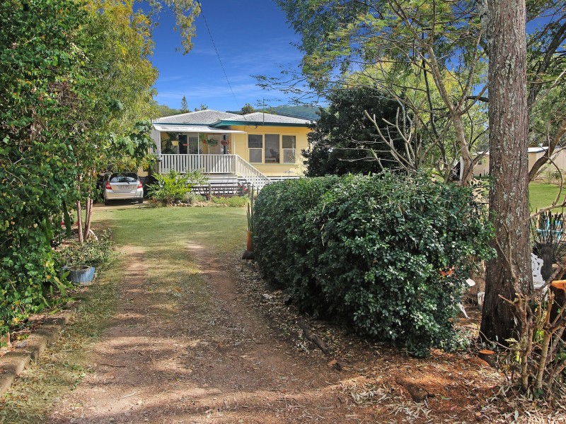 23 Down Street, Esk QLD 4312