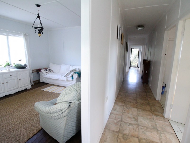 23 Down Street, Esk QLD 4312