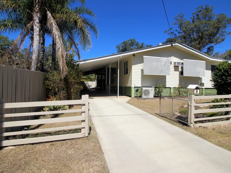 8 Barbour Street, Esk QLD 4312