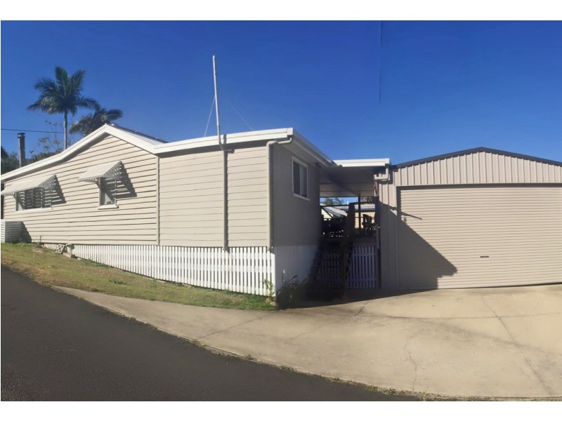 9 Third Avenue, Somerset Dam QLD 4312