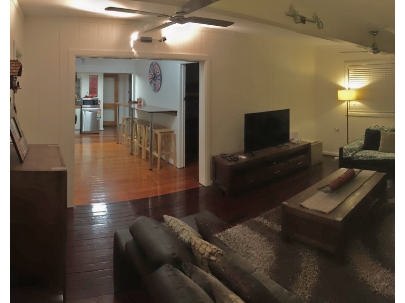 9 Third Avenue, Somerset Dam QLD 4312