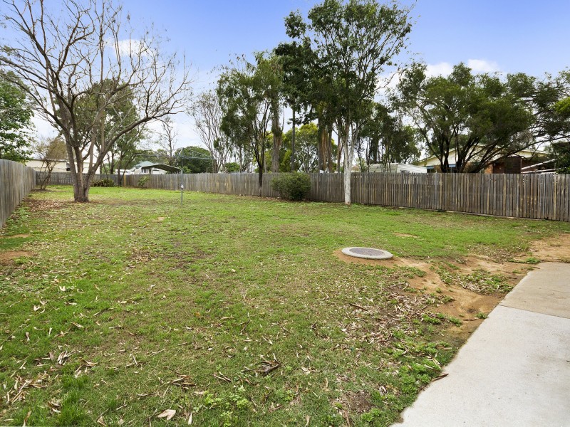 42 Dingyarra Street, Toogoolawah QLD 4313