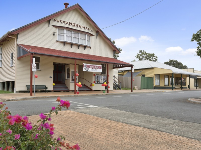 42 Dingyarra Street, Toogoolawah QLD 4313